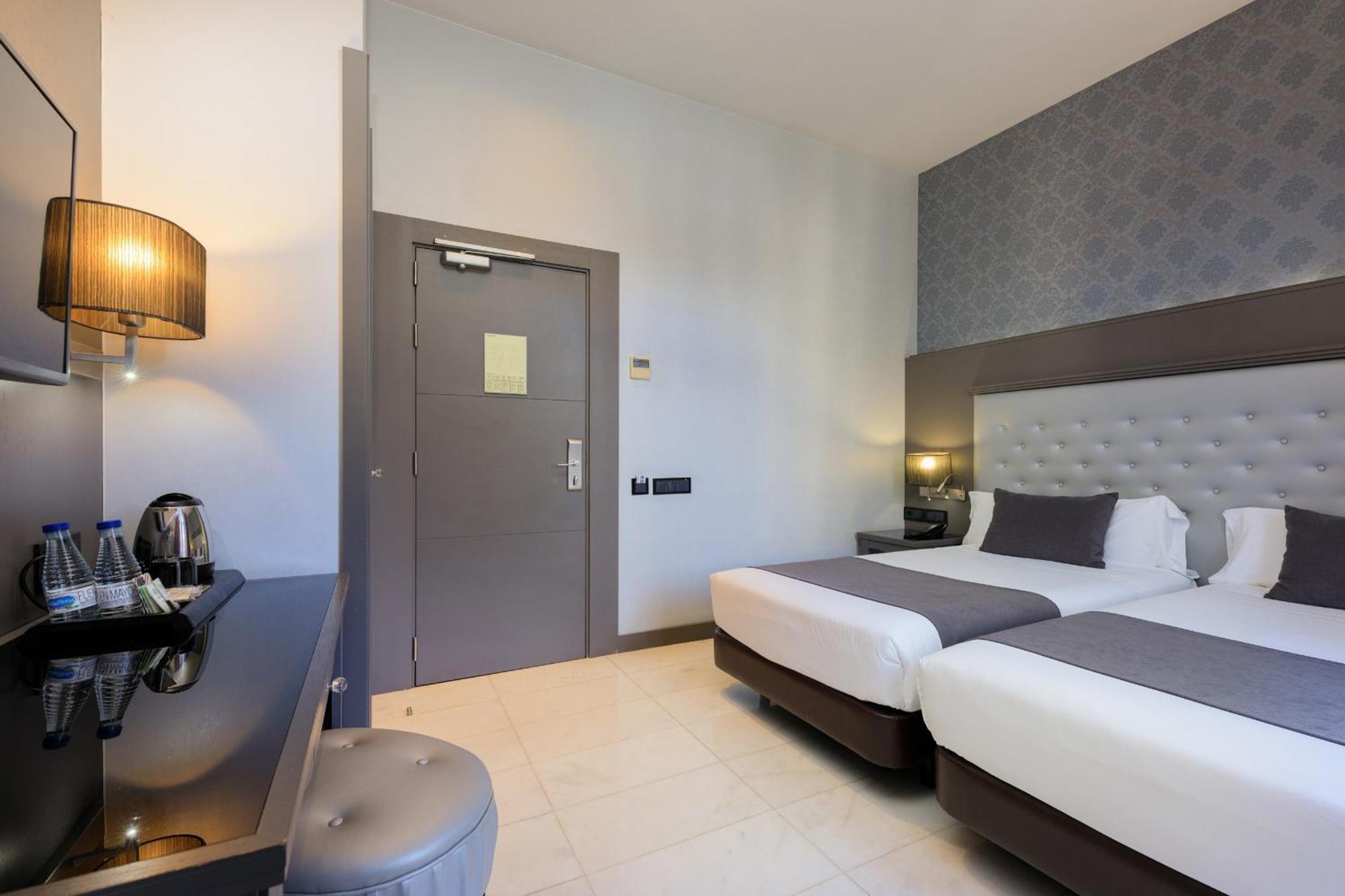 Hotel Ciutadella Barcelona Bagian luar foto