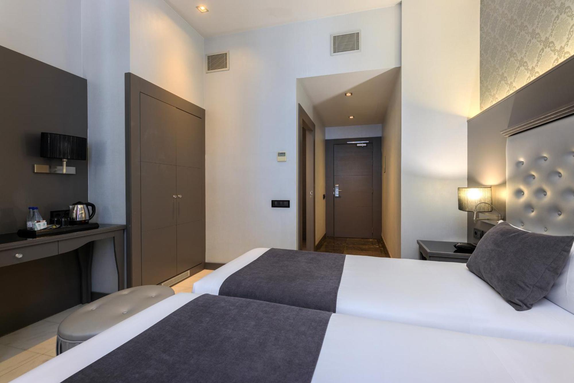 Hotel Ciutadella Barcelona Bagian luar foto