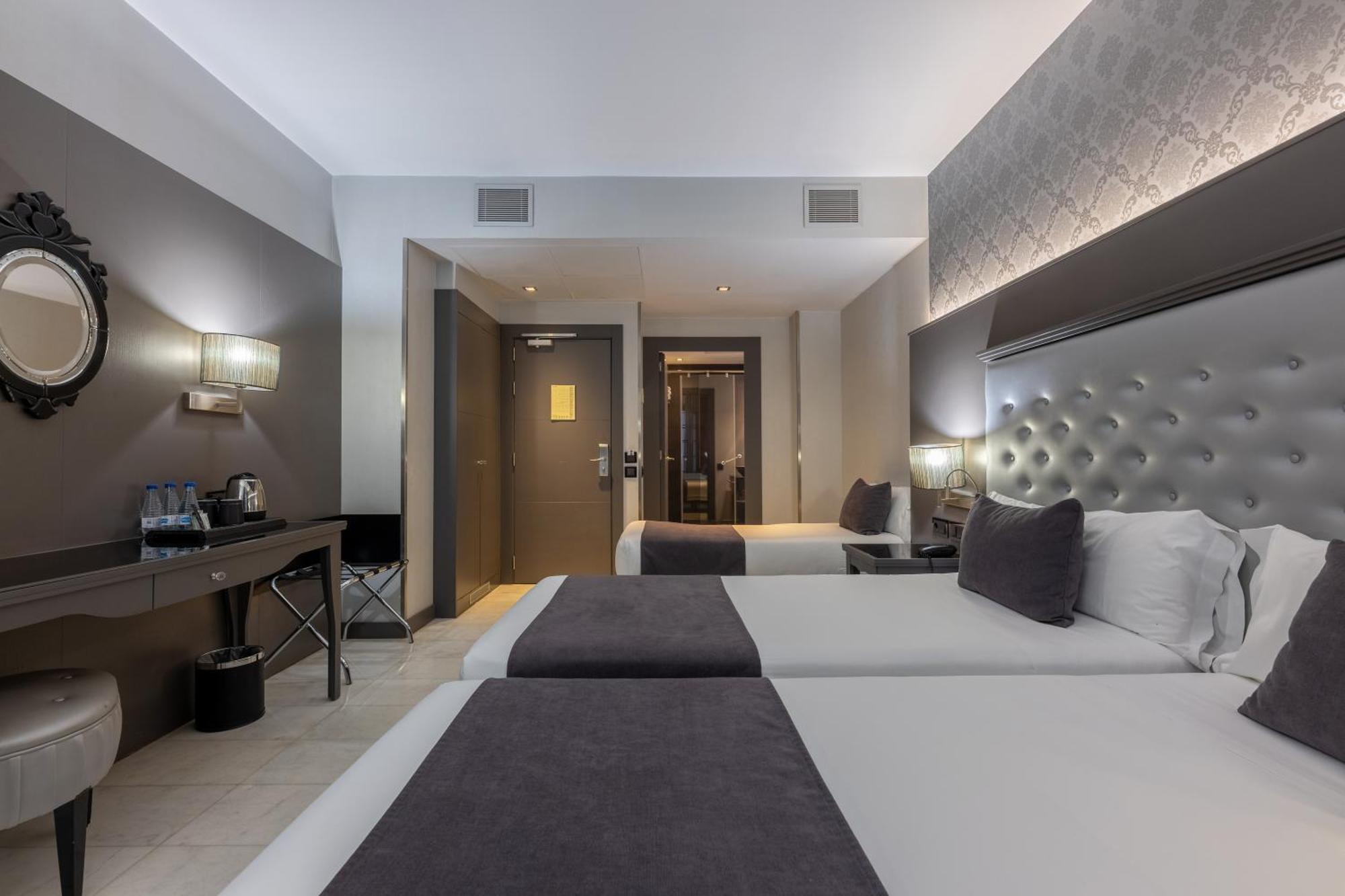 Hotel Ciutadella Barcelona Bagian luar foto